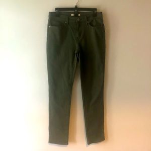NWOT Levi’s olive green mid-rise skinny Jean